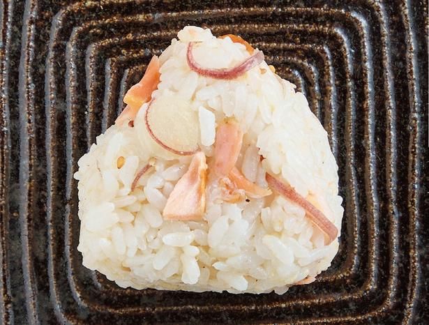 旬の秋鮭×みょうががウマい！ 秋に食べたい「薬膳おにぎり」 （C）山田奈美／主婦と生活社