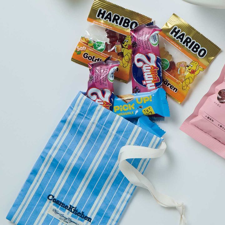 コスメキッチンの巾着に入れたおやつ