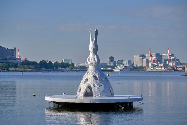 秋のアートさんぽにも♪海辺とアートが融合した国際美術展「TOKYO ATLAS」
