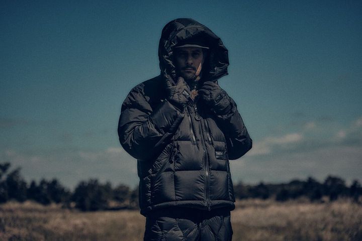 800フィルパワーのダウンに、摩擦や引き裂きに強いナイロンを組み合わせた冬の装備。GRIP SWANY（グリップスワニー）×TAION（タイオン）のコラボ第2弾は、暖かさと軽やかな着心地を備えた全5型を揃えている。