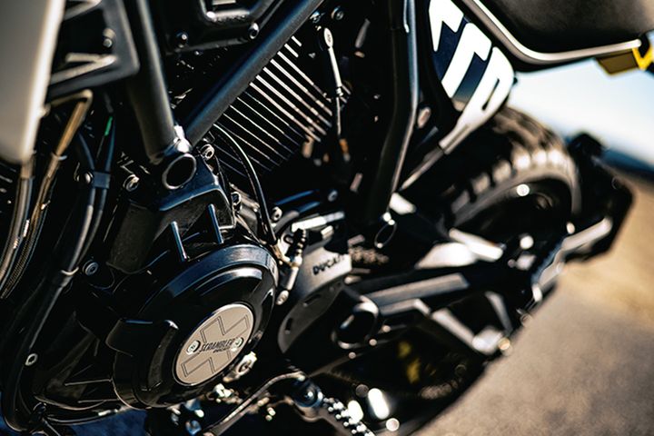 【DUCATI・Scrambler Icon】ドゥカティ・スクランブラー最新モデル｜進化したトラクションコントロールとライディング性能［深堀りバイク日誌］