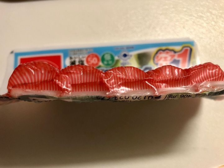 カニカマのパッケージは、開け方を変えるだけでメリットがあったなんて！