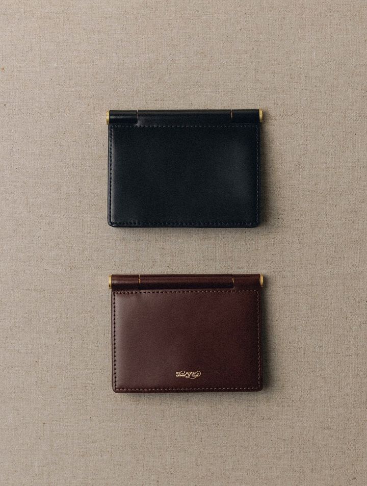 TOUT Y ESTのスモールレザーグッズ