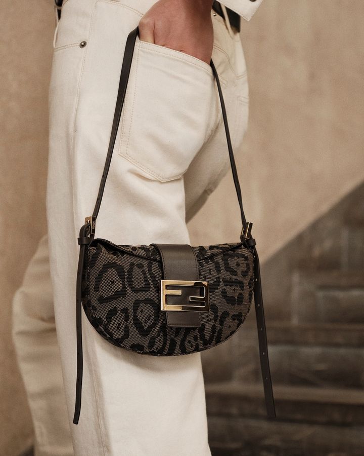 2026/10/FENDI-Croissant-Bag_4x5_01.jpg