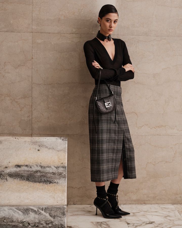 2026/10/FENDI-Croissant-Bag_4x5_02.jpg