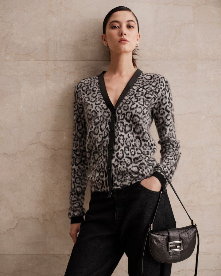 2026/10/FENDI-Croissant-Bag_4x5_03.jpg