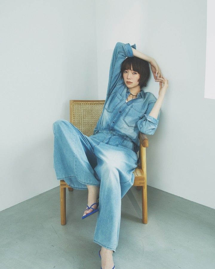 佐藤栞里 デニムコーデ