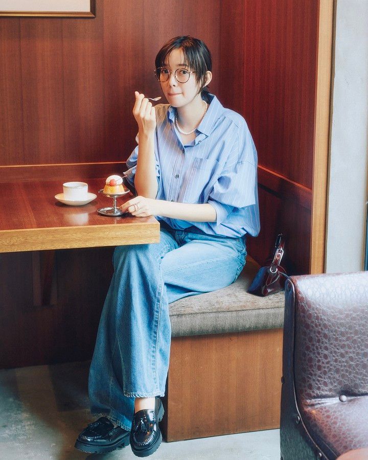 佐藤栞里 デニムコーデ