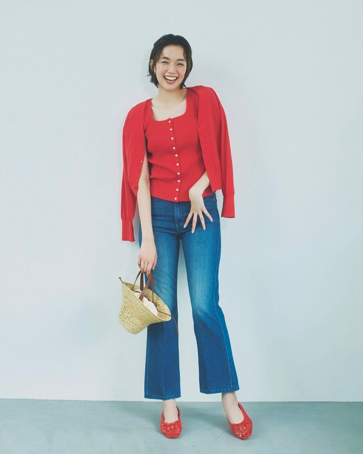 佐藤栞里 デニムコーデ