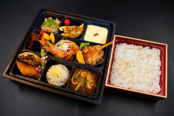 福岡・博多の新中華「華凛-KARIN-」が法人向け「中華御膳」3種を発売！コースの味を1個から注文可能