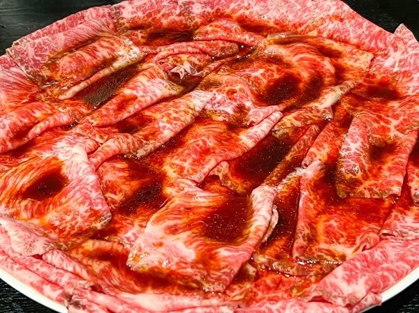 1杯99円のドリンクと豪快な肉を堪能！那覇・久茂地に「那覇 大衆焼肉 暴飲暴食」が新たに誕生