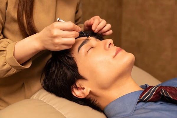 「メンズ眉毛サロン NOBOBO 赤坂」オープン！期間限定で全メニューを特別価格で提供