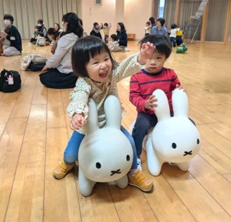 東京都立川市ふじようちえんで「ブルーナボンボン」を使った運動あそびイベント！今後は全国の園へ