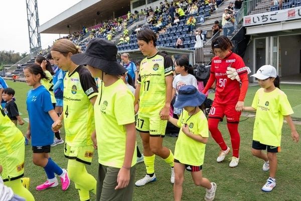 なでしこリーグ「ヴィアマテラス宮崎」がいちご宮崎新富サッカー場で集客注力試合開催！楽しい企画が盛りだくさん