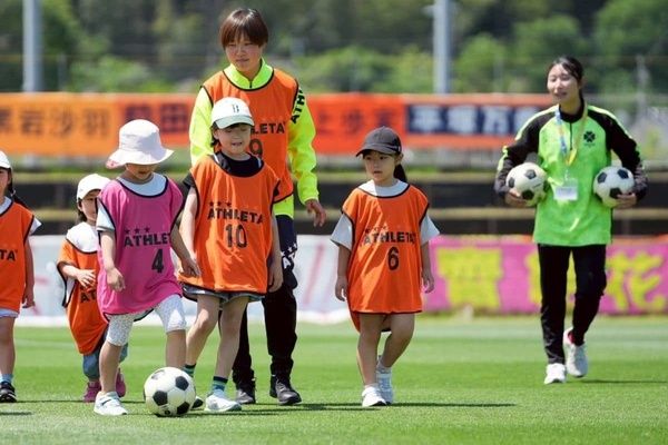 なでしこリーグ「ヴィアマテラス宮崎」がいちご宮崎新富サッカー場で集客注力試合開催！楽しい企画が盛りだくさん