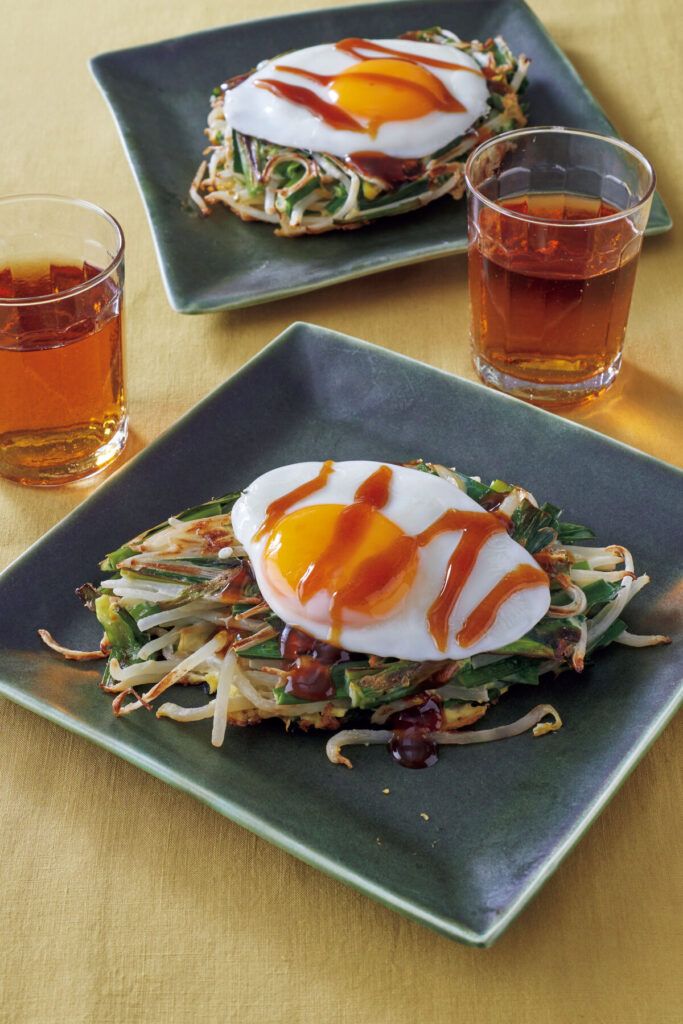 にらともやしのチヂミ目玉焼きのせ