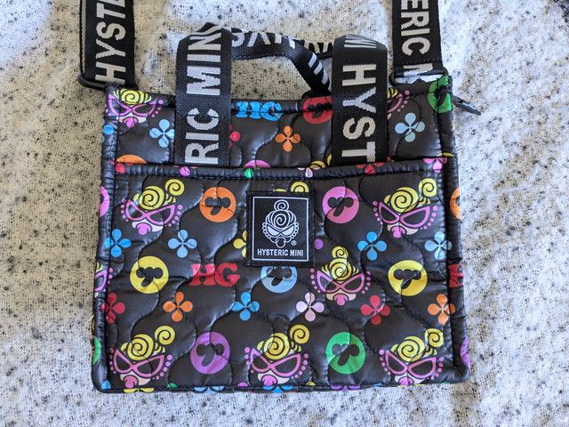 MONOGRAM柄のショルダーバッグの正面