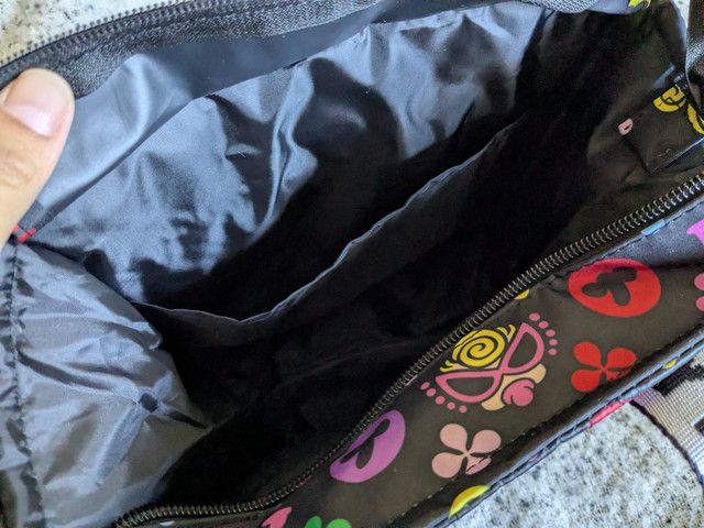 バッグの内側と内ポケット