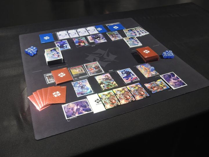 ビジュアルがかっこいい、かわいいカードがたくさんあり、コレクションをしていきながら、楽しんで対戦するのもおすすめ。