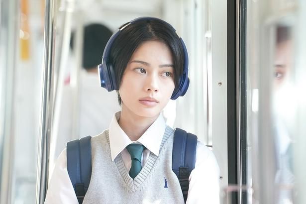 『うるわしの宵の月』でヒロイン滝口宵役の安斉星来 [c]2026 映画『うるわしの宵の月』製作委員会 [c]やまもり三香/講談社