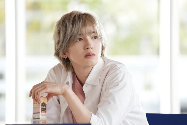 『うるわしの宵の月』で主人公の市村琥珀を演じる道枝駿佑 [c]2026 映画『うるわしの宵の月』製作委員会 [c]やまもり三香/講談社
