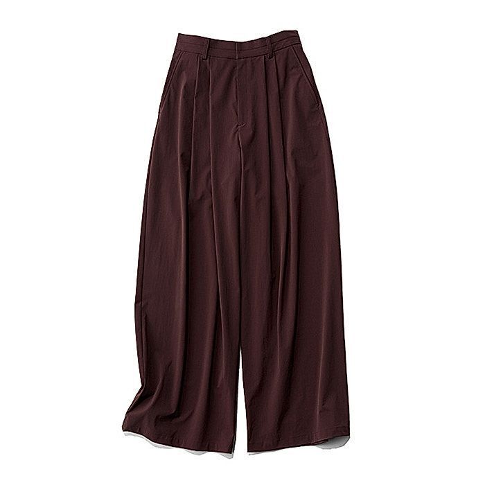 M7days セミワイドパンツ￥17930／Marisol（M7days）