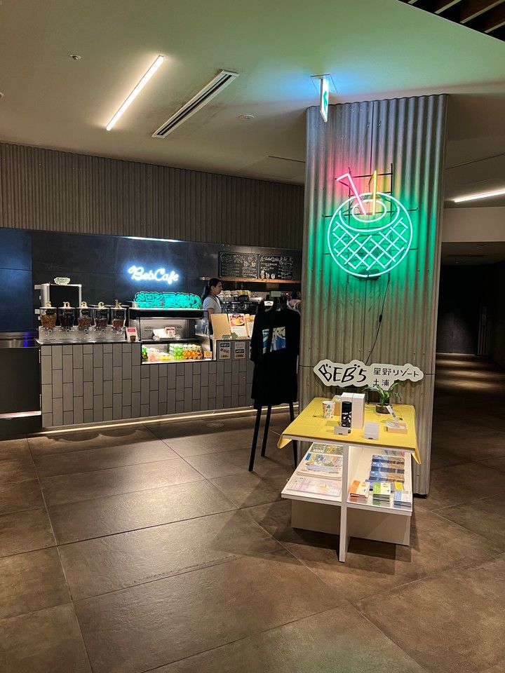 24時間営業のカフェ