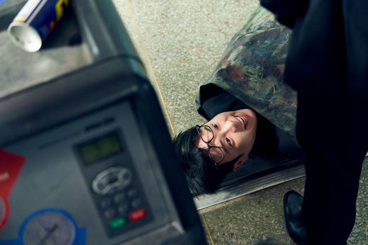 鉄槌教師：学生に簀巻きにされているP.O