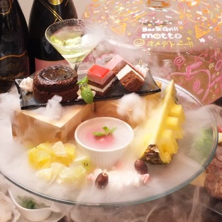 東京・池袋駅近くの「肉バル Bar＆Grill motto」が10日間の「ステーキ全品50％OFFキャンペーン」実施！
