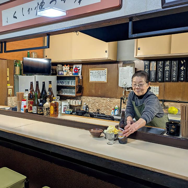島根〈串かつや〉店内