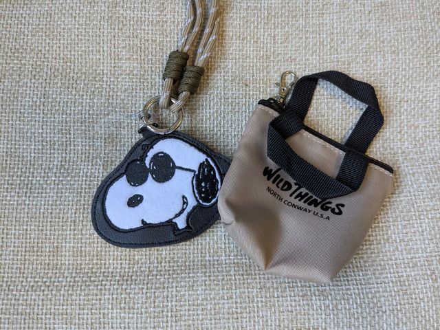 ジョー・クールの顔形チャームとWILD THINGSのミニポーチ