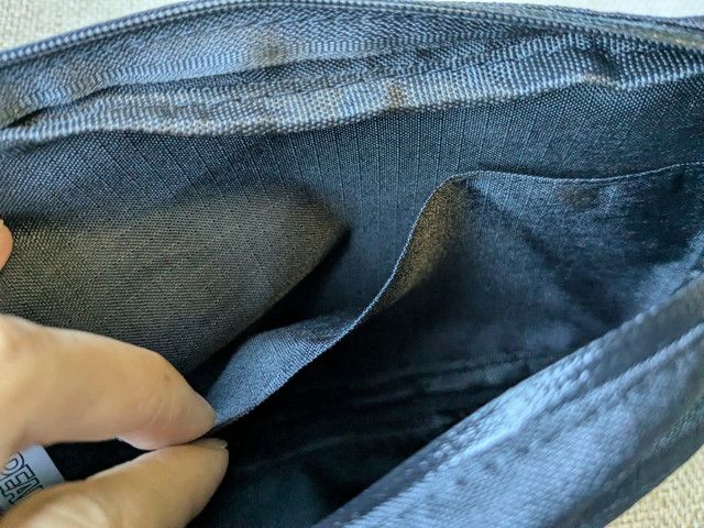ショルダーバッグの内側のポケット
