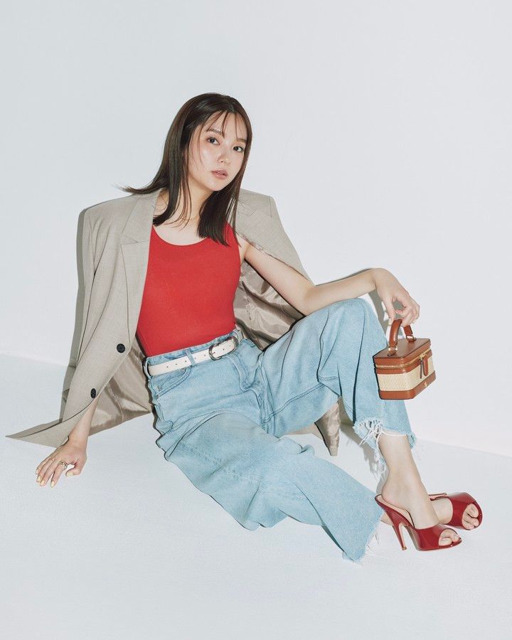 新川優愛 ミュールコーデ