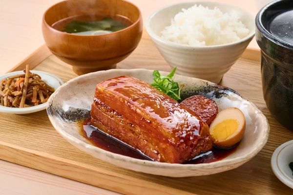 土鍋で炊き上げる白米が主役の「土鍋ごはん KOTORABIYORI 北千住マルイ店」オープン！お米ソムリエが「今月のお米」を厳選