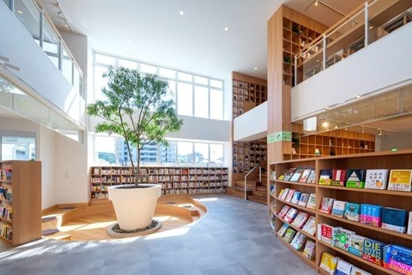 本屋の可能性を広げる場づくり。ニュウマン高輪の「BUNKITSU TOKYO」と山口県下関市「ねをはす HOTEL BOOK＆CAFE」が2026年度グッドデザイン賞受賞