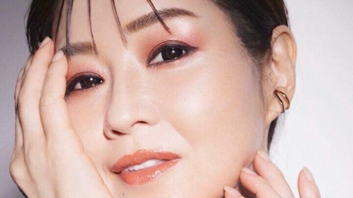 【写真・画像】“ミスコン荒らし”57歳女性芸人、高校生時代の姿にイケメンアイドルが反応「この時代からお美しい」 1枚目