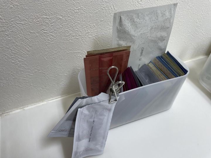 画像: 1回で使い切れない試供品はステンレスピンチでまとめて挟んで保管