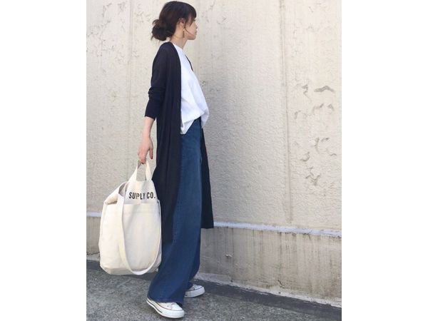 ロングカーディガンのカジュアルコーデ例