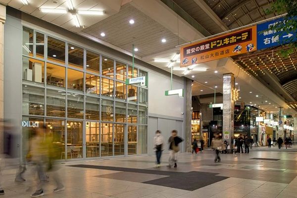 松山・大街道の都市型ワイナリー「BLUE WAX WINERY」がグッドデザイン賞受賞！東京でパネル展示も