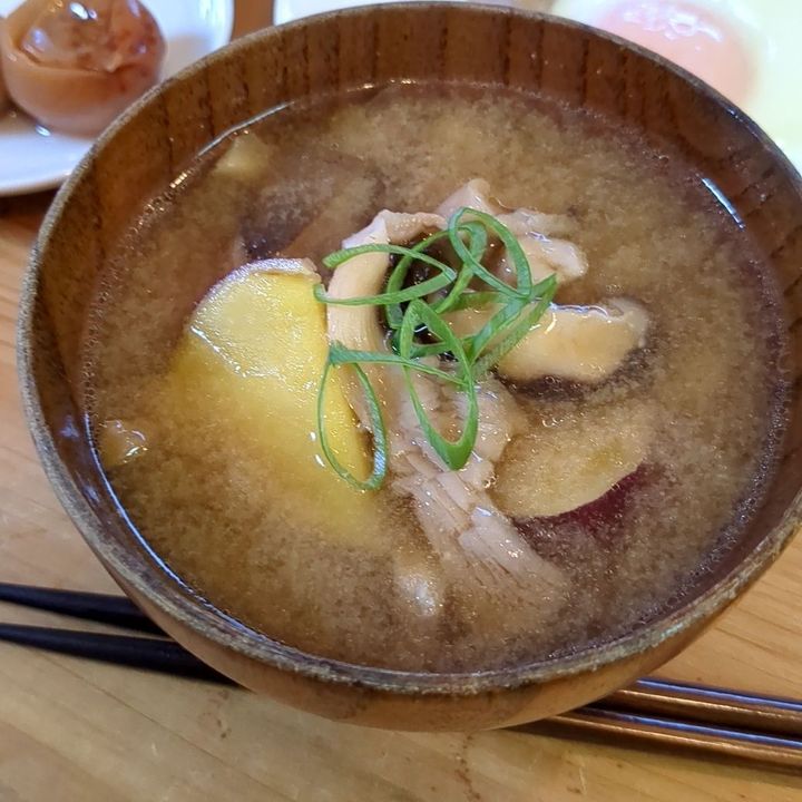 冷凍保存したキノコでお味噌汁！キノコを冷凍するといいことだらけ！