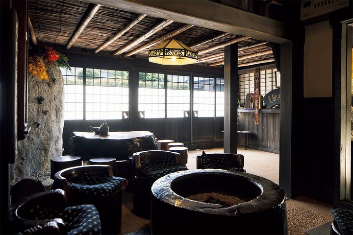 〈雲母漬老舗 穂野出〉の店内