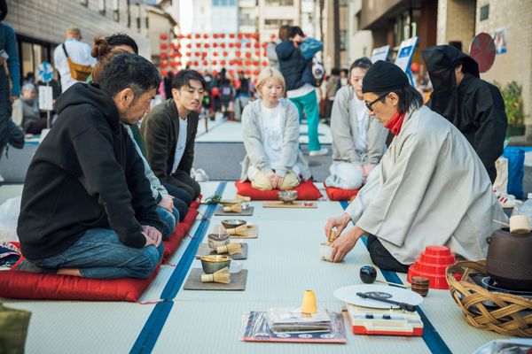 さまざまな分野で活動するひとたちが出会う東京・神田のあたらしい縁日「なんだかんだ」開催