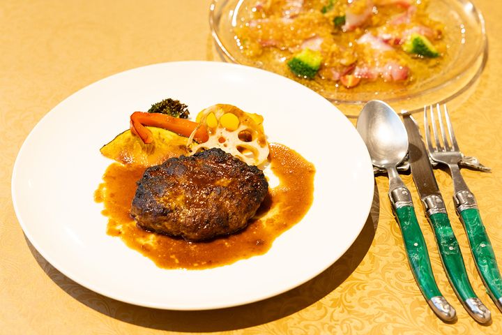 ワインビストロ トミーグリルの料理「葡萄牛のハンバーグ」