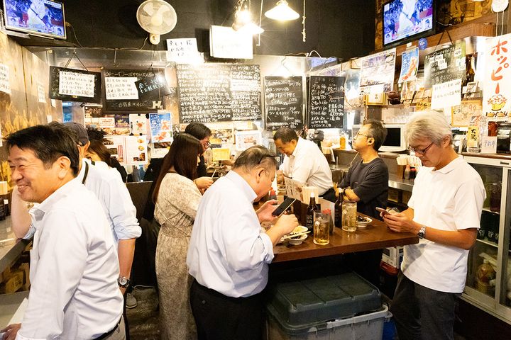 水道橋 スタンドヒーローの店内