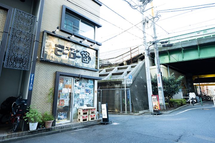 水道橋 スタンドヒーローの外観
