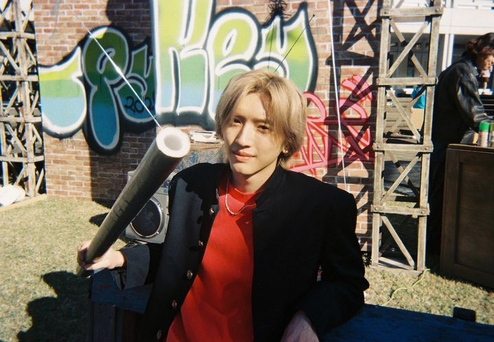 道枝駿佑の貴重なオフショットが続々！『うるわしの宵の月』“写ルンです”が捉えた撮影現場の素顔
