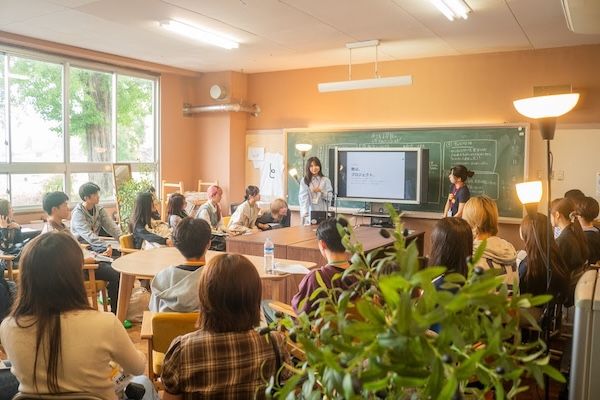 学校跡地活用の宿泊体験施設「米沢みさわ小学校｜とここと」がグッドデザイン賞受賞