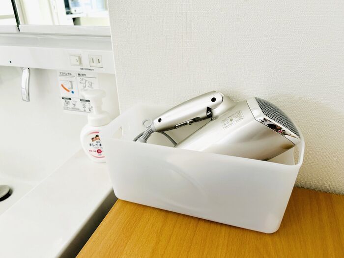 ドライヤーのコードぐるぐる巻きにしちゃダメ！やりがちだけど、実は危険。安全に収納するには？