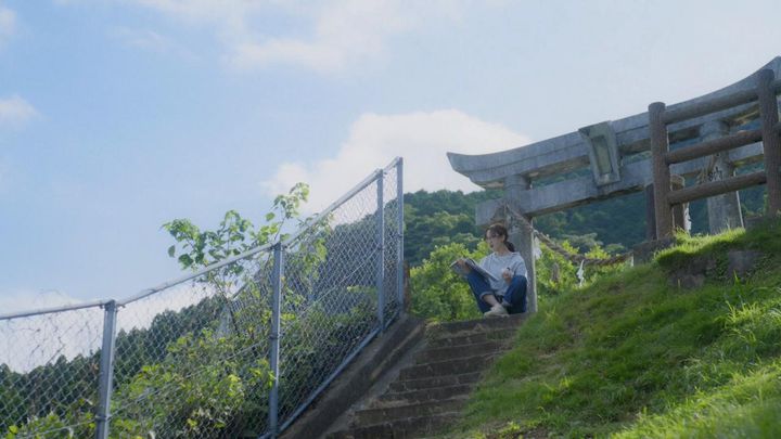 夜ドラ「青い花 器の森」第1回より ©️NHK
