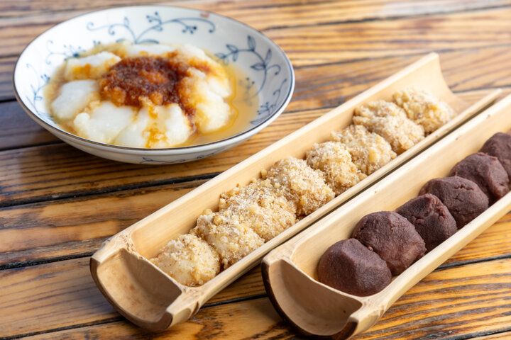 旧軽井沢から旧碓氷峠へ。縁結びの神社と紅葉も美しい茶屋の名物もちを味わって